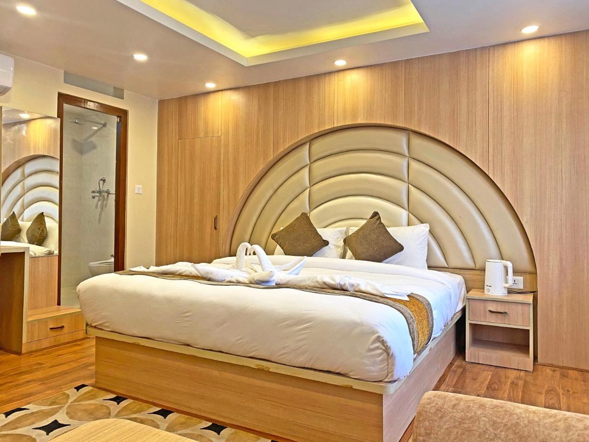 Hotel Airport Gurkha Kathmandu Bagian luar foto