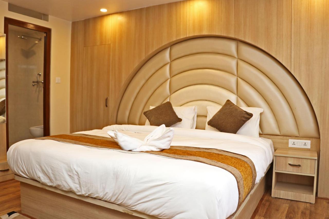 Hotel Airport Gurkha Kathmandu Bagian luar foto