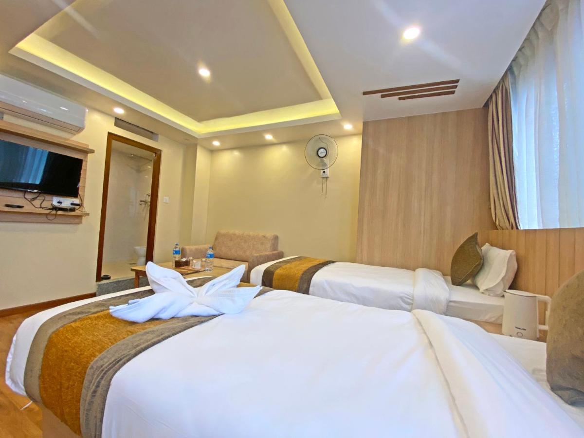 Hotel Airport Gurkha Kathmandu Bagian luar foto