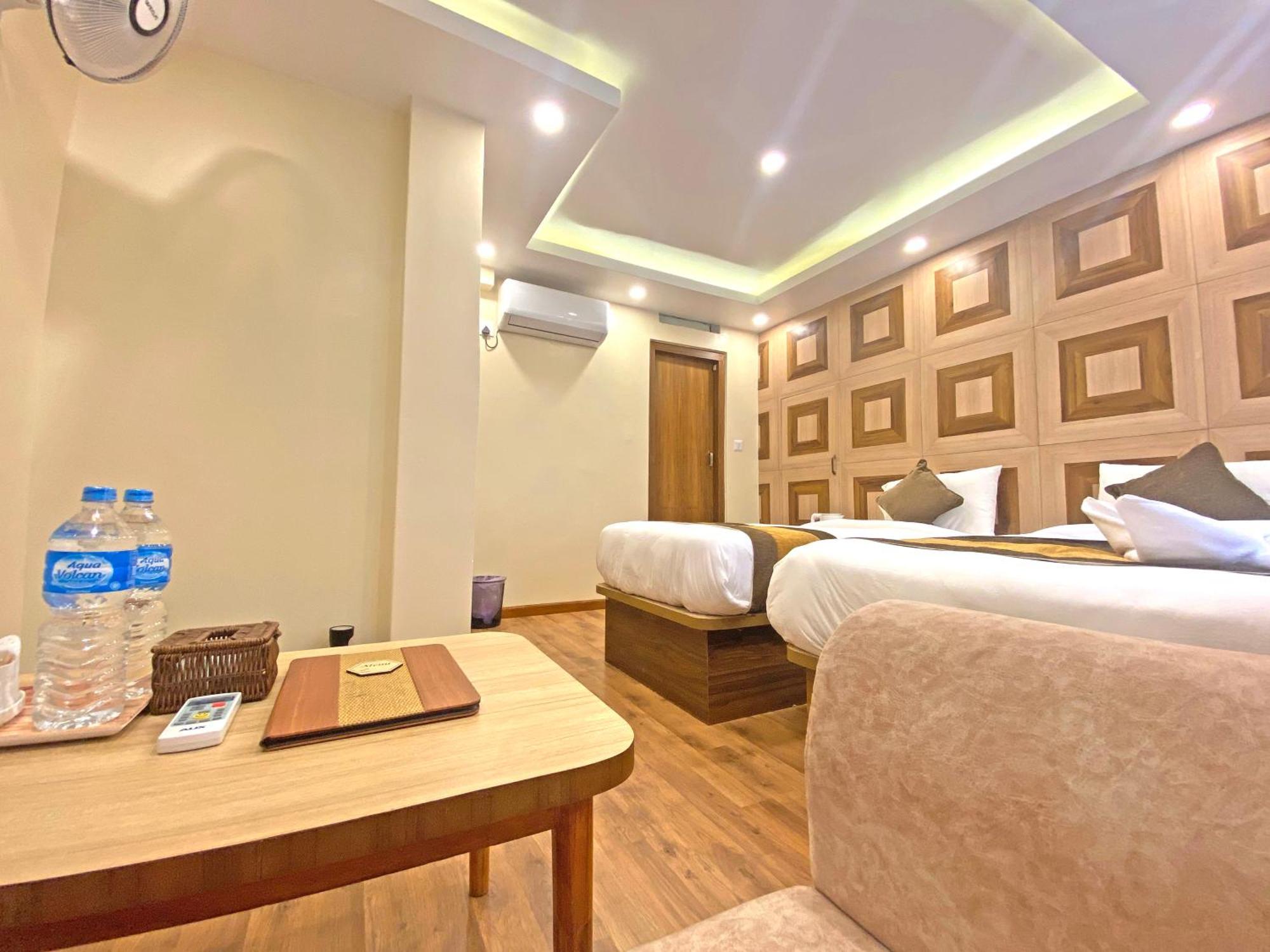 Hotel Airport Gurkha Kathmandu Bagian luar foto