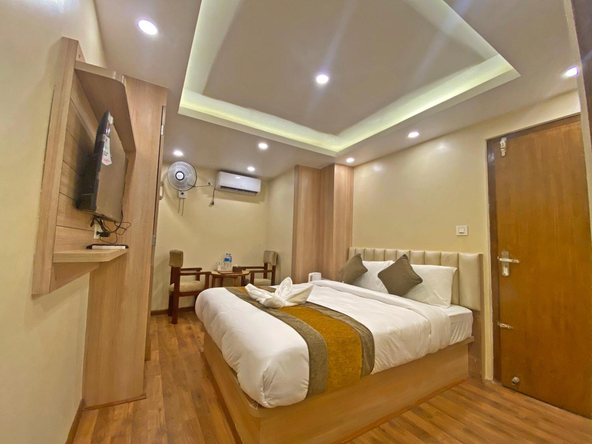 Hotel Airport Gurkha Kathmandu Bagian luar foto