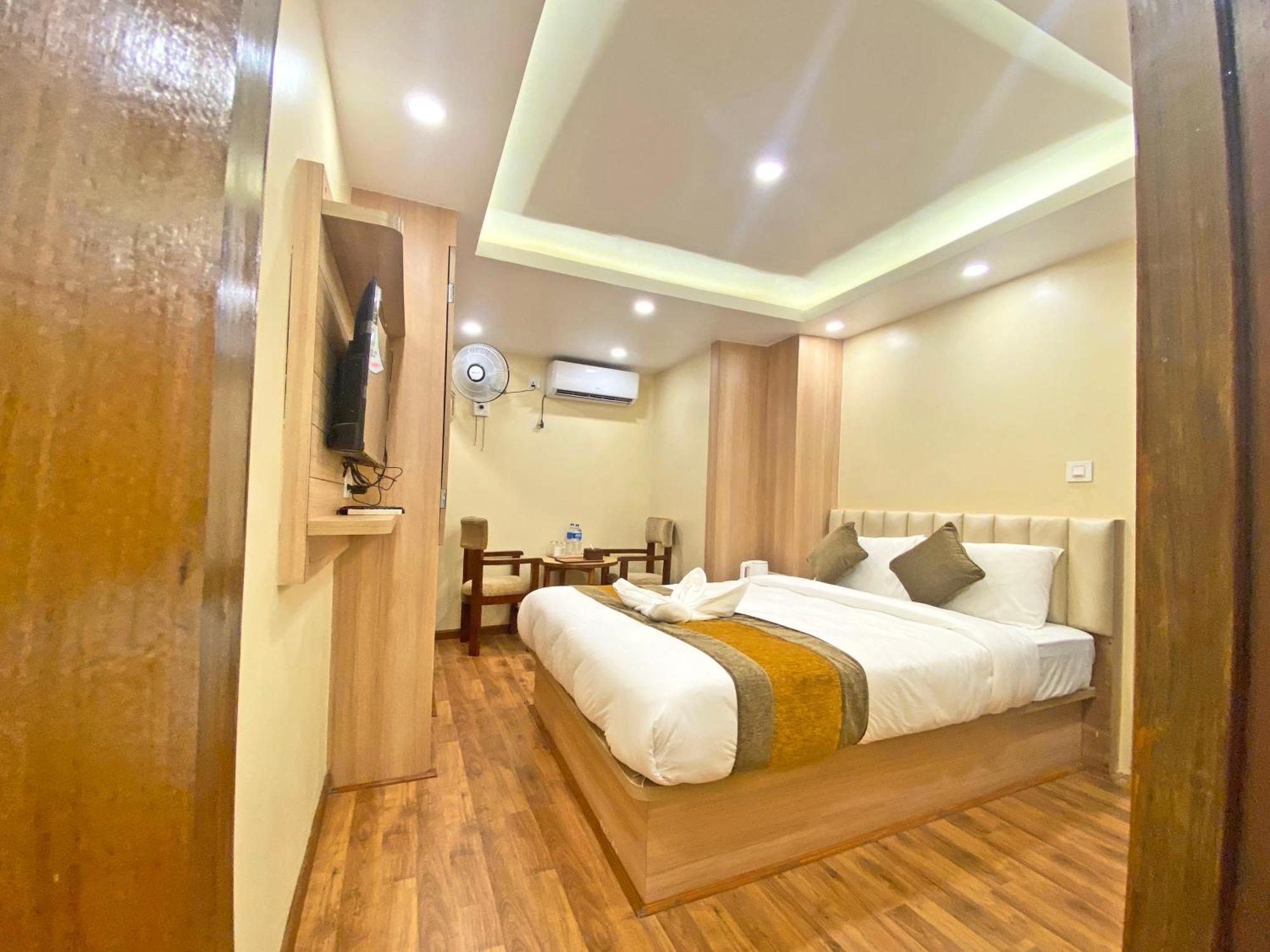 Hotel Airport Gurkha Kathmandu Bagian luar foto