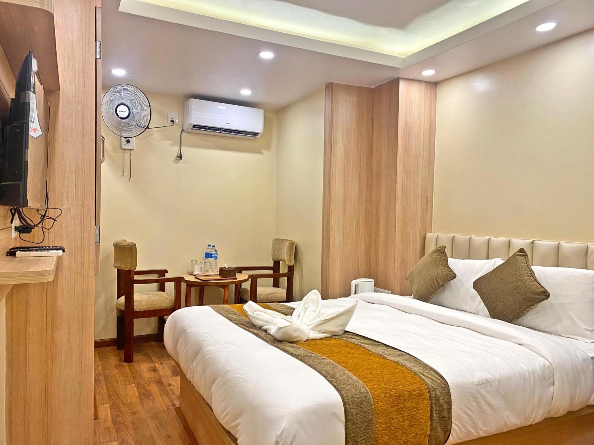 Hotel Airport Gurkha Kathmandu Bagian luar foto