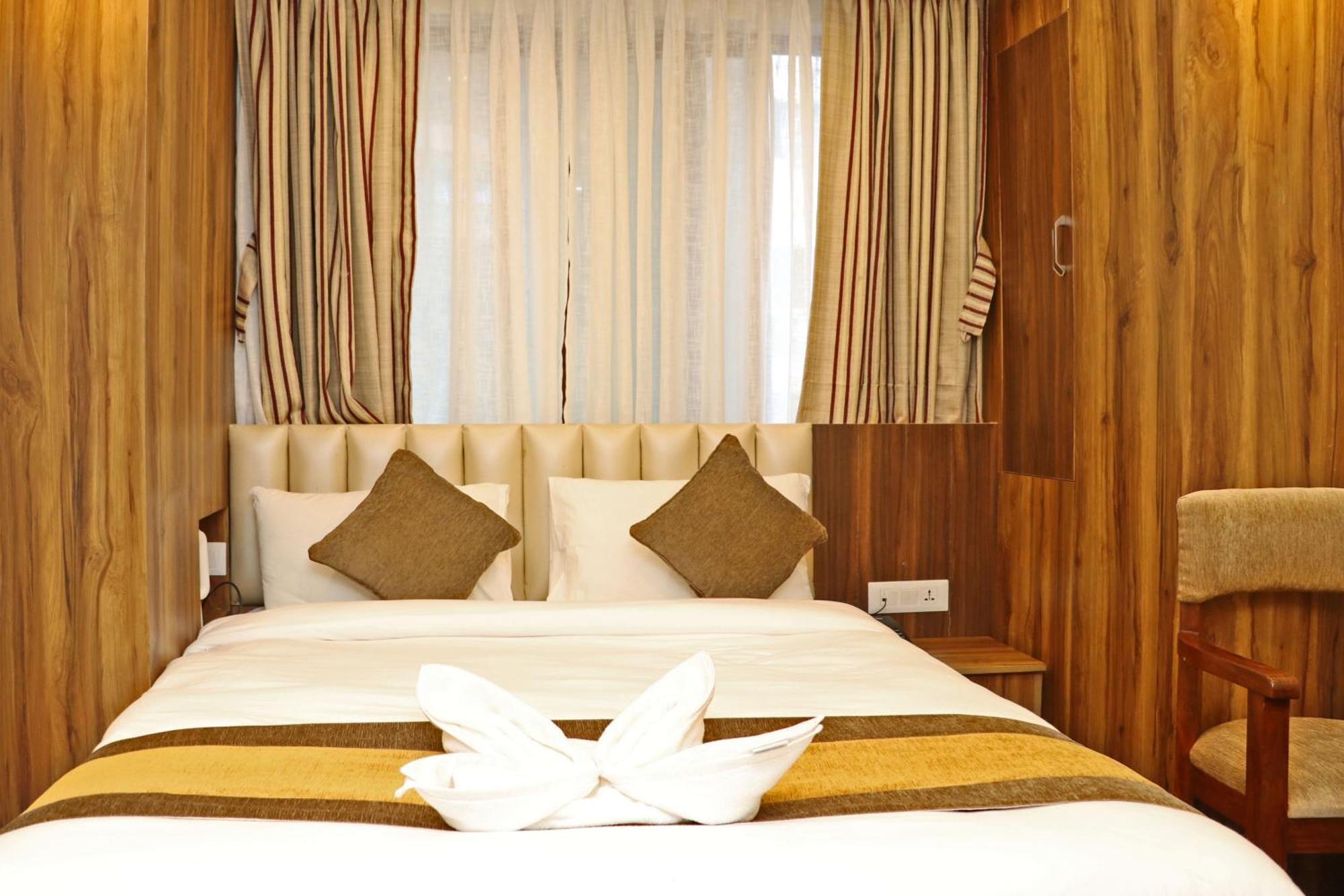 Hotel Airport Gurkha Kathmandu Bagian luar foto